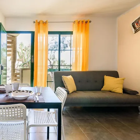 203 Modern 1 Bedroom Accommoda, Pool, Terrace, Wif *