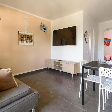 Apartamento 203 Modern 1 Bedroom Accommoda, Pool, Terrace, Wif *