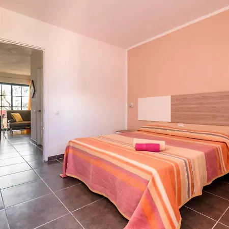 203 Modern 1 Bedroom Accommoda, Pool, Terrace, Wif